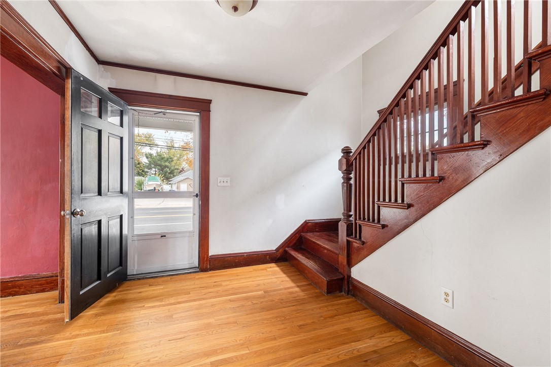 845 Warwick Avenue Warwick, RI 02888 - Photo 3 of 28