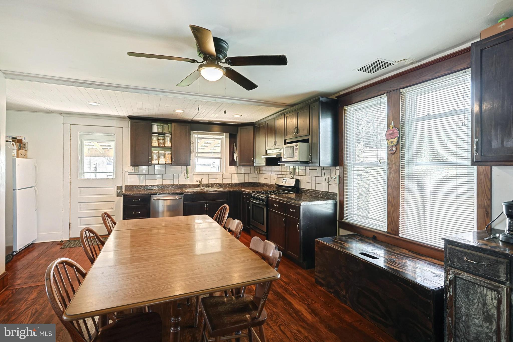 5757 Hanover Road Hanover, PA 17331 - Photo 8 of 31 Eat-in Kitchen