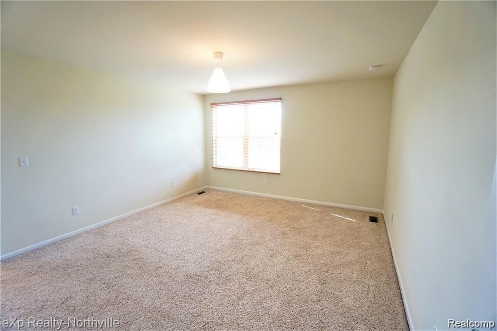 28385 Declaration Drive Novi, MI 48377 - Photo 16 of 21