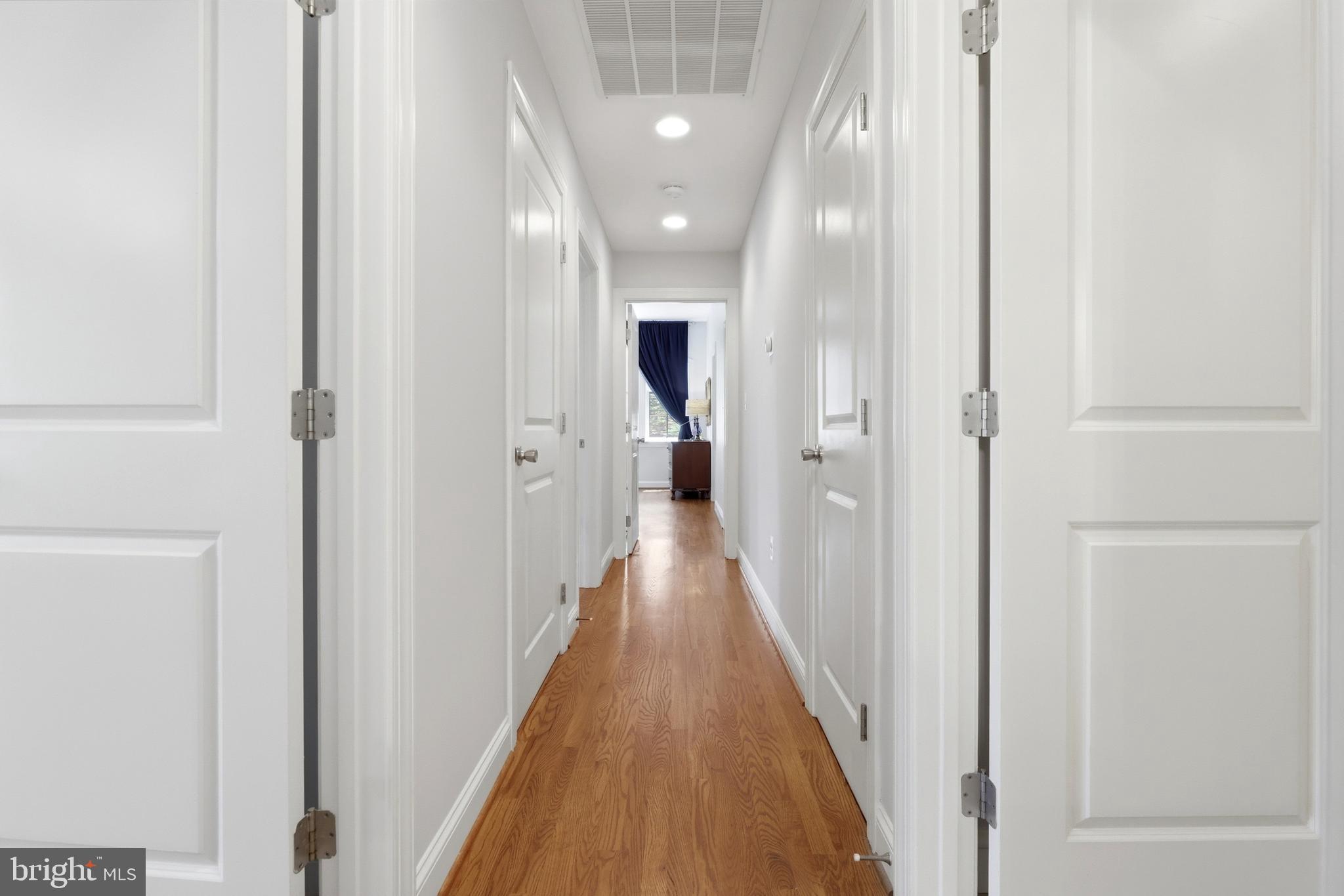 1724 Robinhood Road Annapolis, MD 21401 - Photo 18 of 73 Upper floor hallway