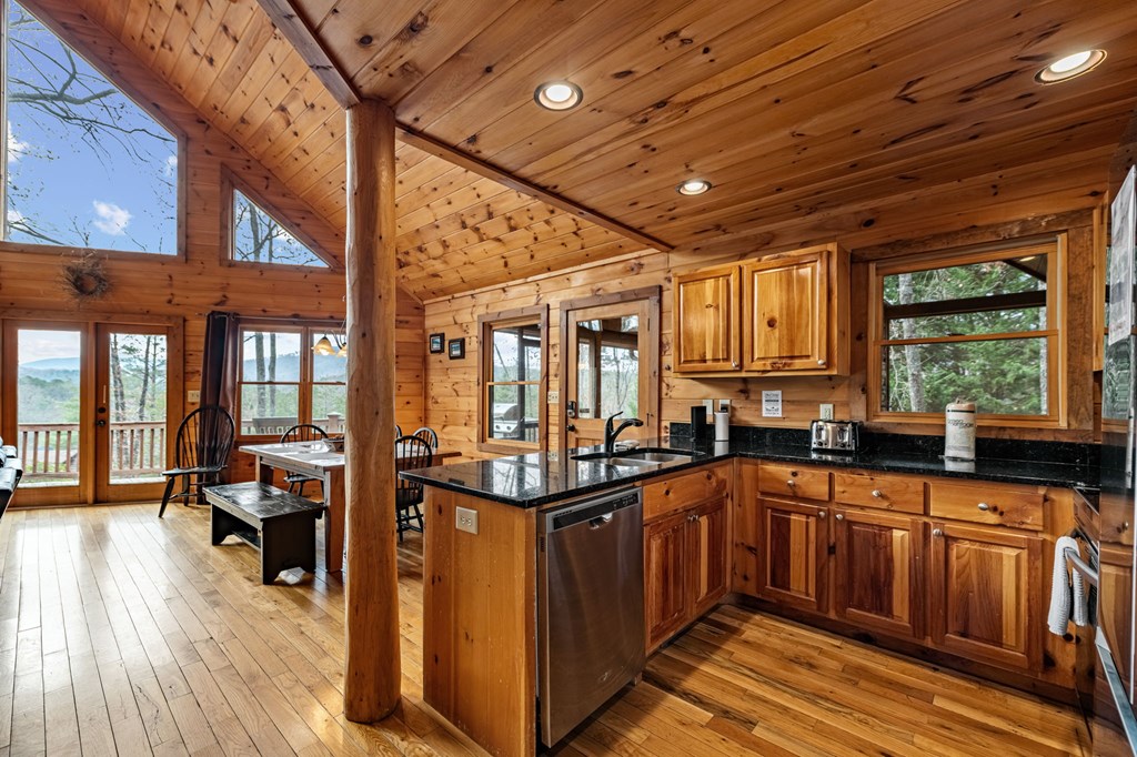 126 Sugar Mountain Road Blue Ridge, GA 30513 - Photo 6 of 78 a kitchen with lots of counter top space