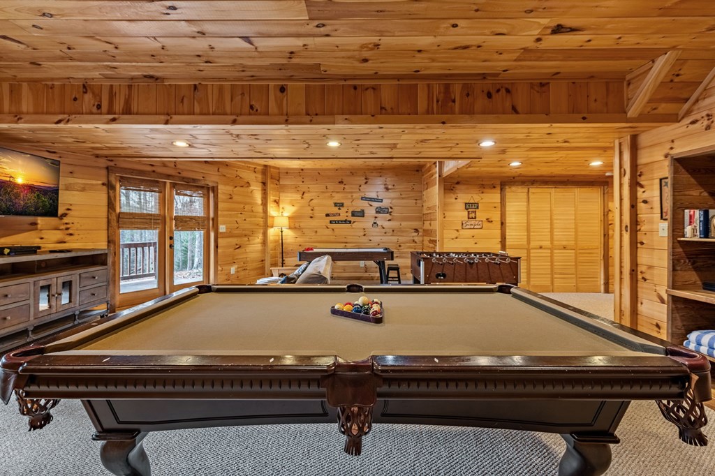 126 Sugar Mountain Road Blue Ridge, GA 30513 - Photo 61 of 78 a room with gym equipment