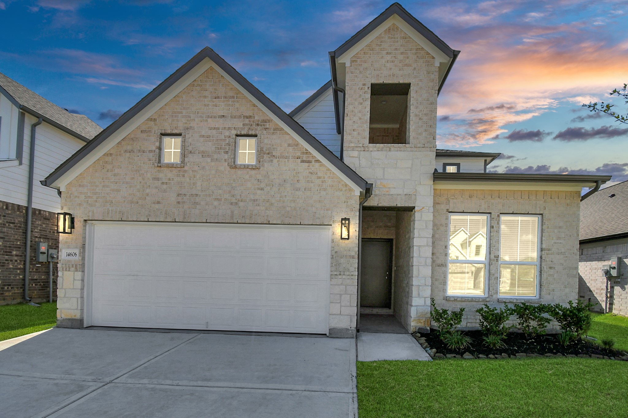 Welcome to 14606 Surfbird Ln, located in the highly sought after Edgewood Village Community.