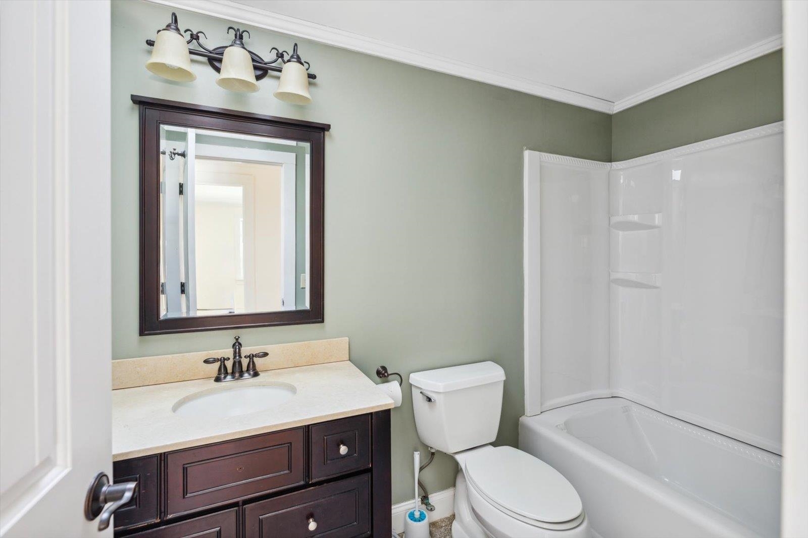 60 Symonds Road Hillsborough, NH 03244 - Photo 4 of 31 Gallery Image 4