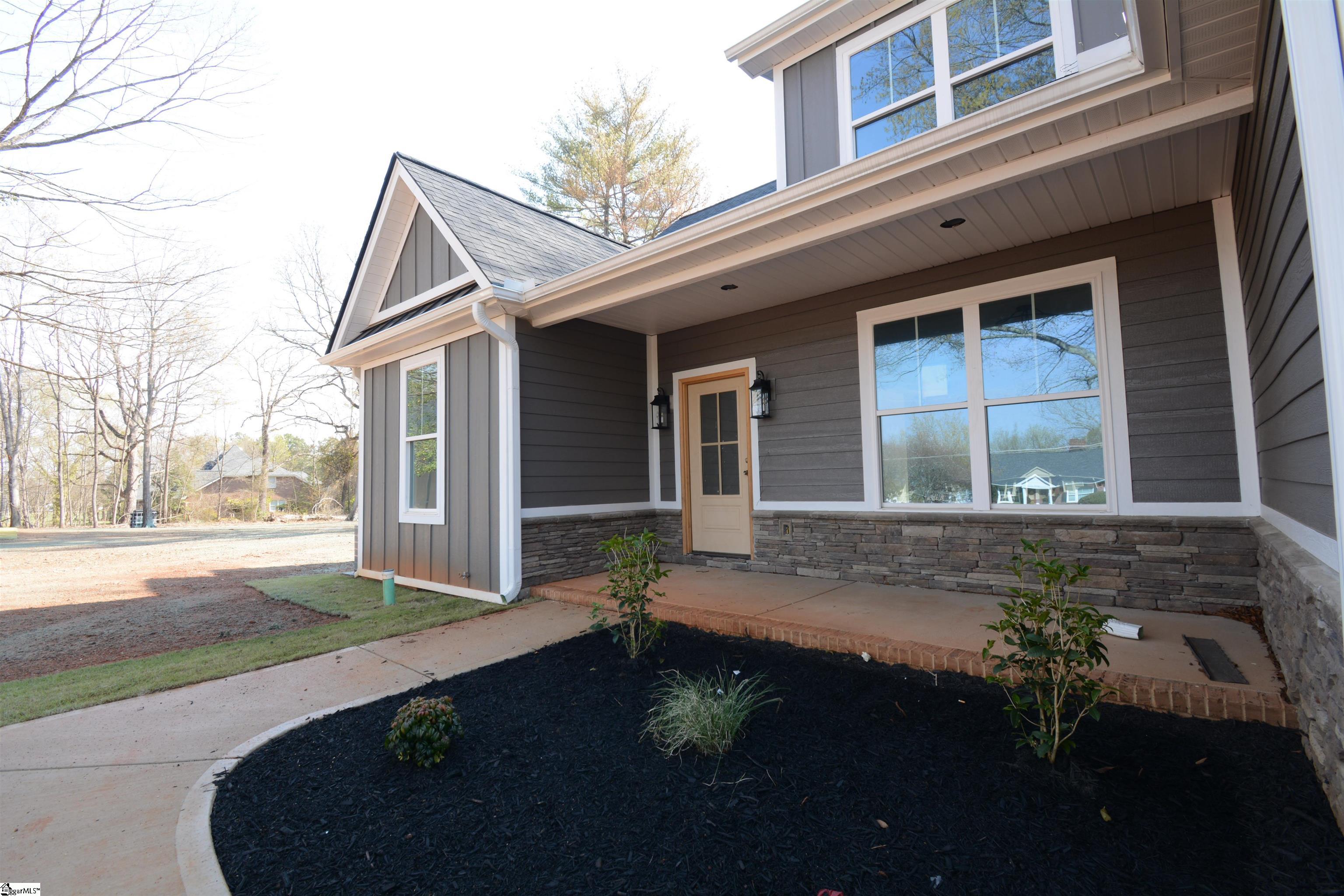 1247 Owens Road Greer, SC 29651 - Photo 3 of 27