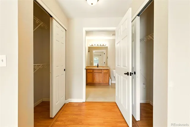 a en suite bathroom with a sink and a mirror