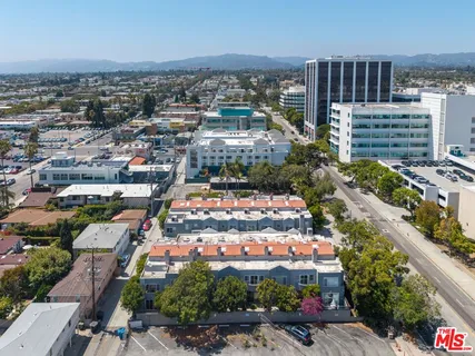 $1,069,000 | 1436 20th Street, Unit 8, Santa Monica, CA 90404