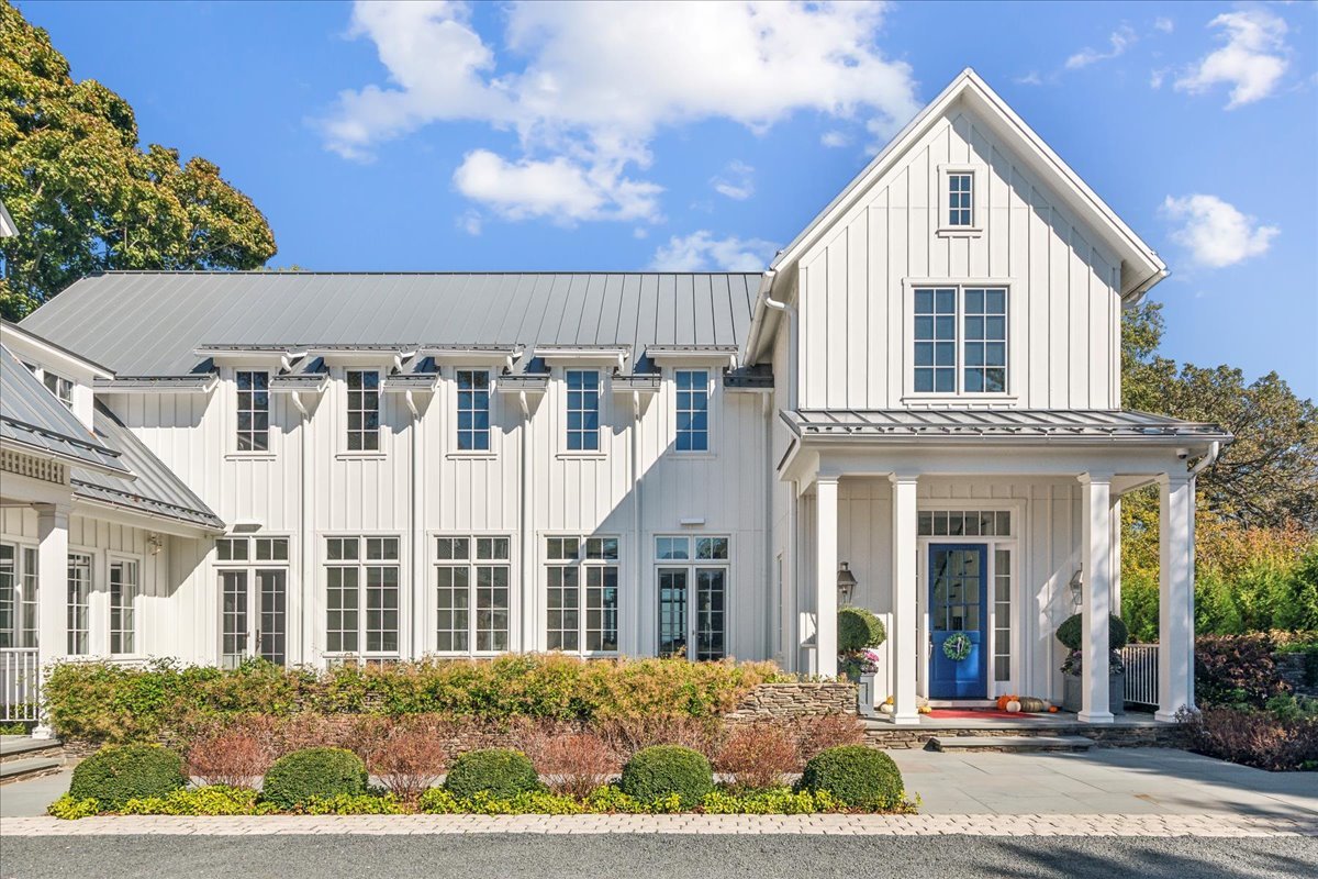 973 Sheridan Road Winnetka, IL 60093 - Photo 12 of 92 front view of a house