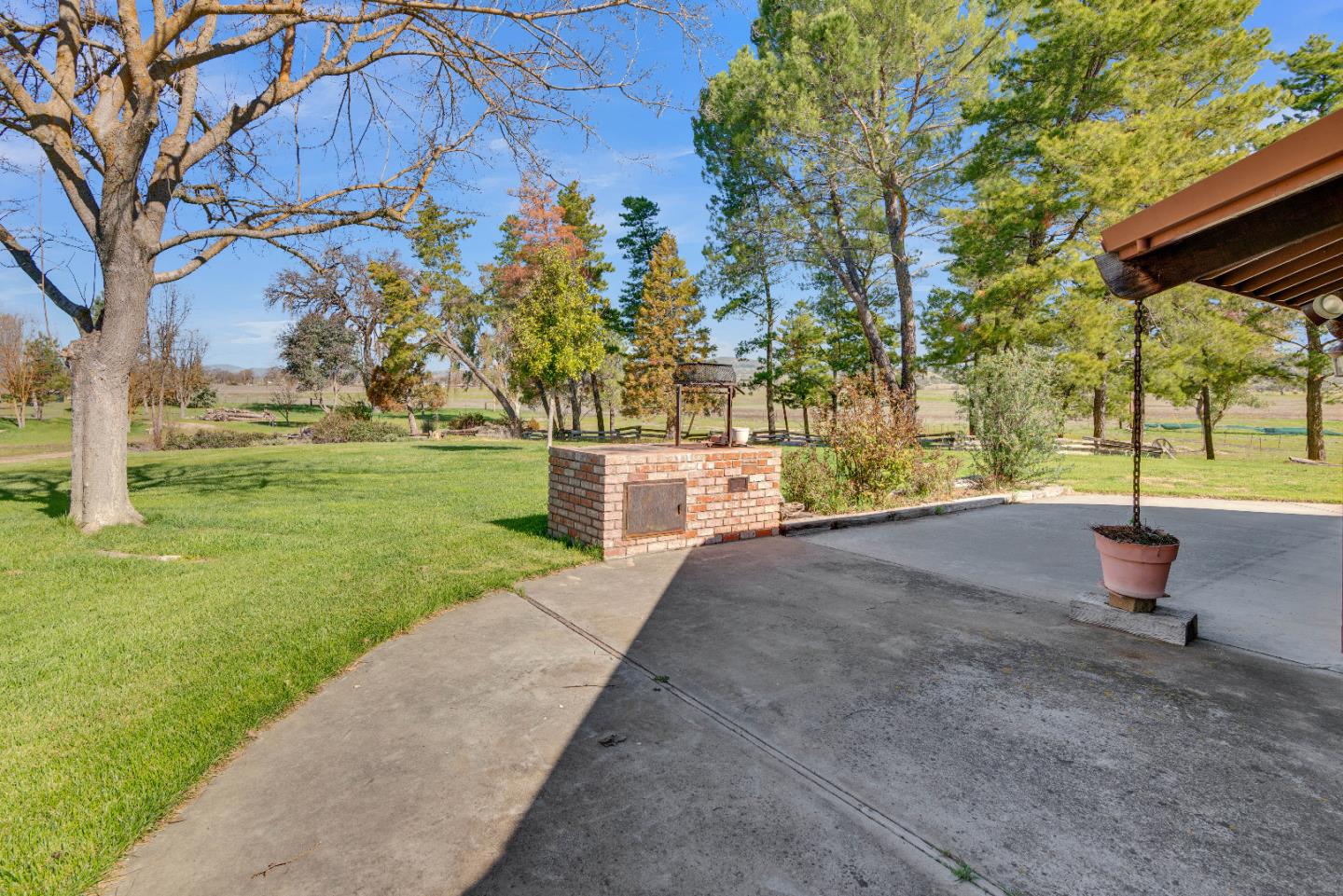 50145 Adobe Place Bradley, CA 93426 - Photo 6 of 39 a front view of a house with a yard