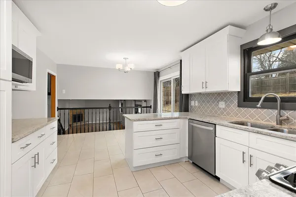 $3,300 | 7440 West Manitoba Drive, Palos Heights, IL 60463