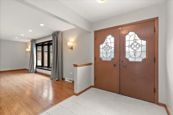 $3,300 | 7440 West Manitoba Drive, Palos Heights, IL 60463