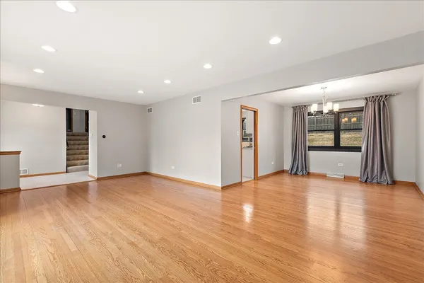 $3,300 | 7440 West Manitoba Drive, Palos Heights, IL 60463