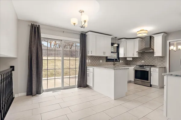 $3,300 | 7440 West Manitoba Drive, Palos Heights, IL 60463