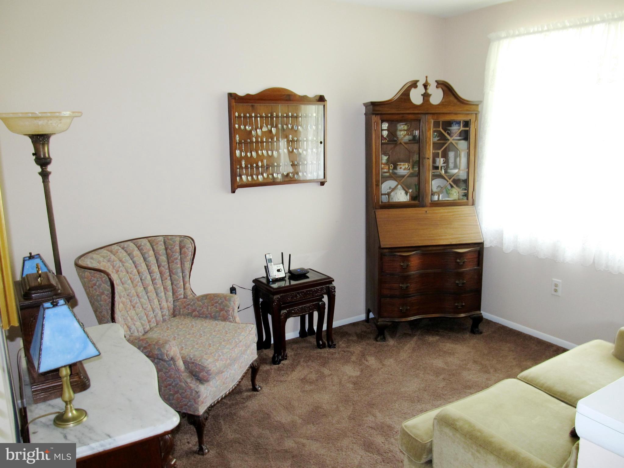 5020 Christiana Parran Road Huntingtown, MD 20639 - Photo 2 of 17 Living Room