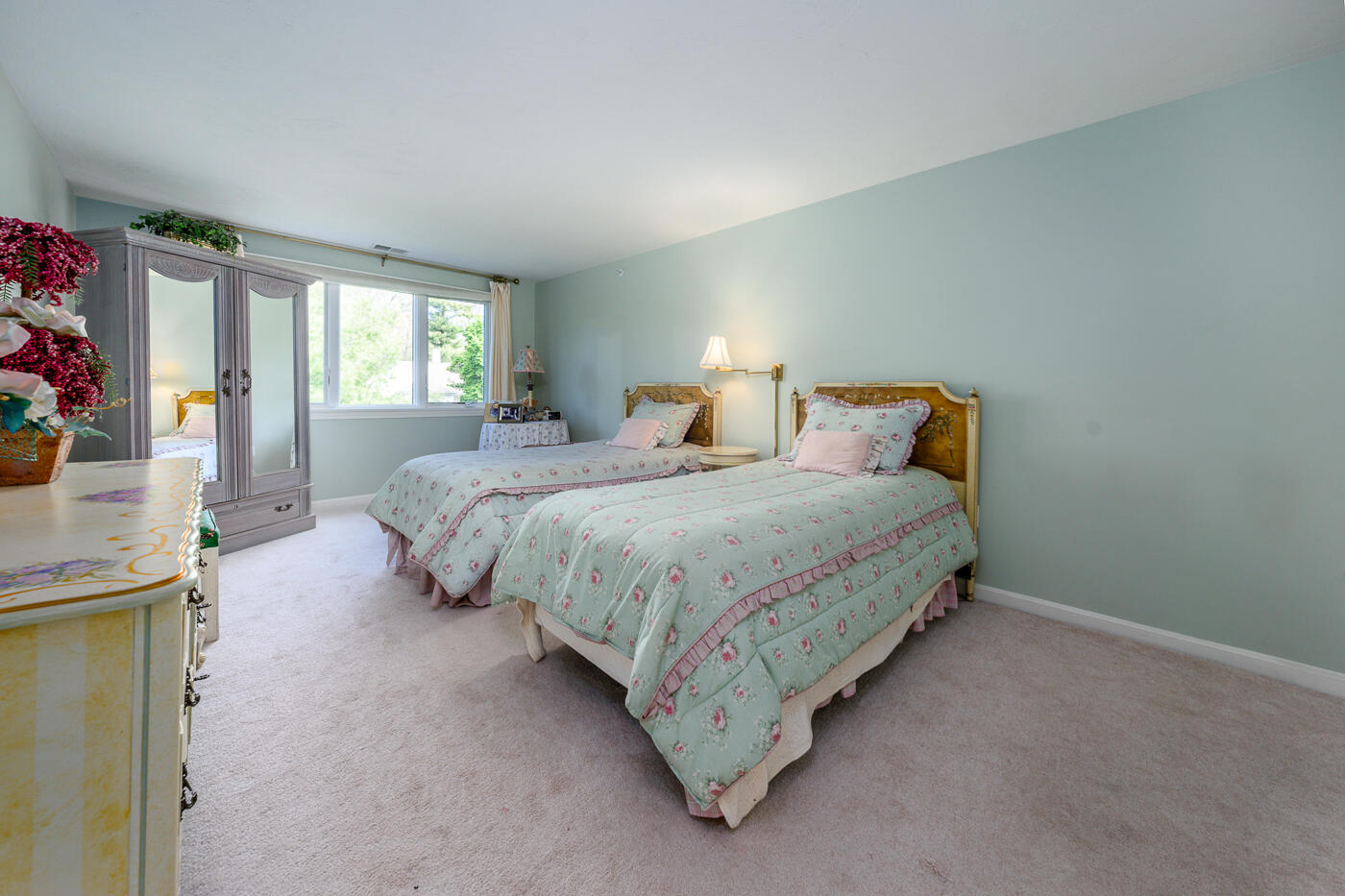 5 Classic Circle Mashpee, MA 02649 - Photo 14 of 18 a bedroom with bed and a window