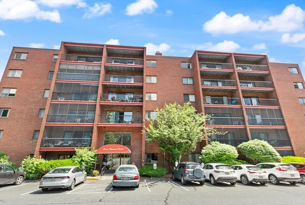 $429,900 | 3 Summit Drive, Unit 17, Reading, MA 01867