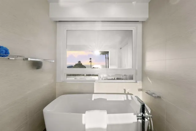 $5,695,000 | 5663 Abalone Place, La Jolla, CA 92037