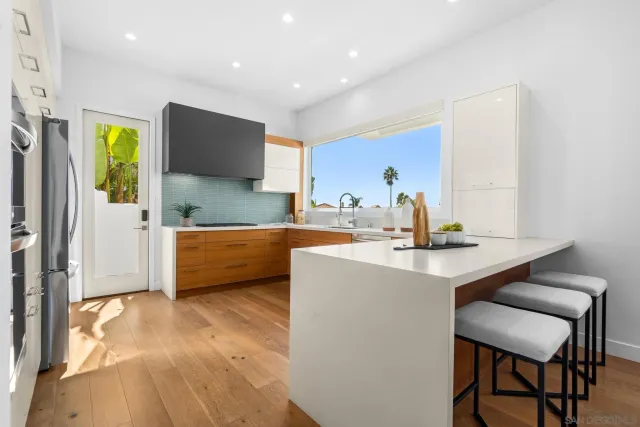 $5,695,000 | 5663 Abalone Place, La Jolla, CA 92037