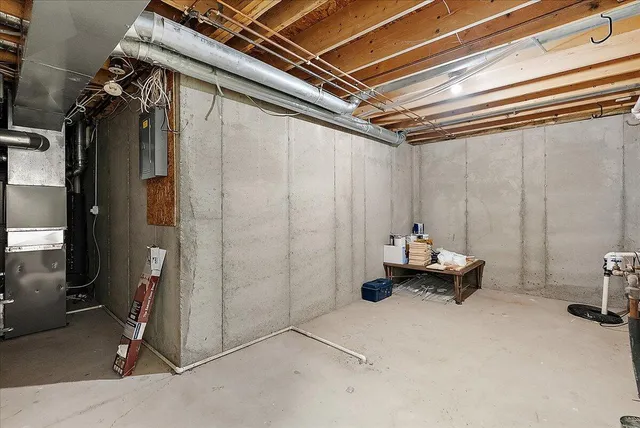 $375,000 | 661 Abbey Mill Drive Southeast, Unit 41, Ada, MI 49301