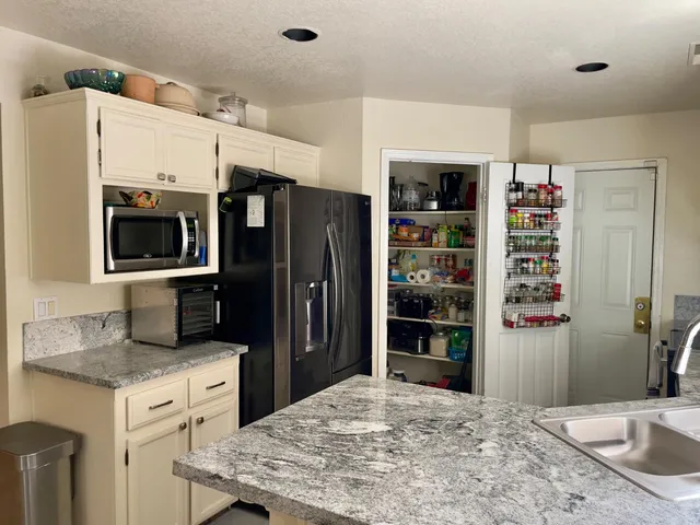 $519,500 | 1713 Walnut Blossom Way, Modesto, CA 95355