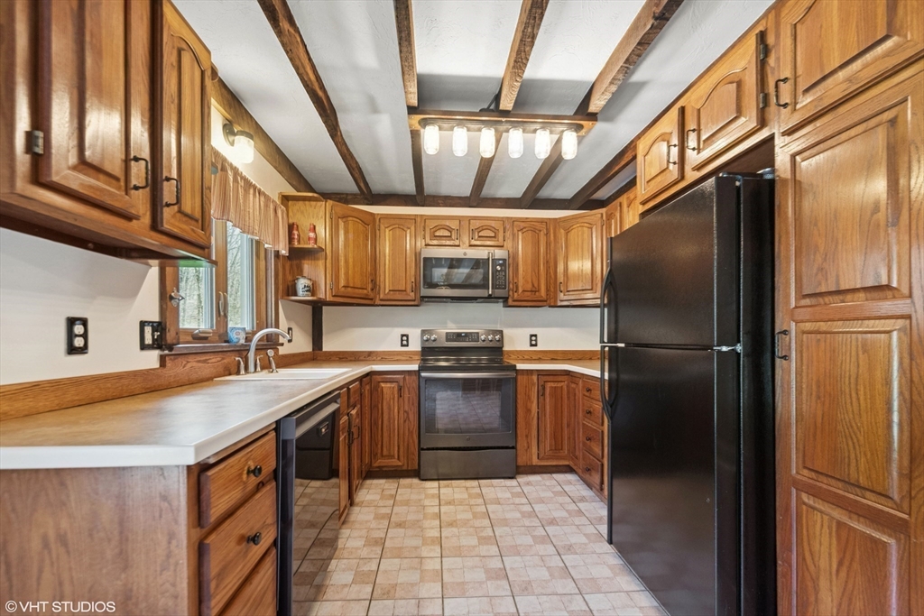 82 Chestnut Hill Road Millville, MA 01529 - Photo 10 of 41 Gallery Image 10