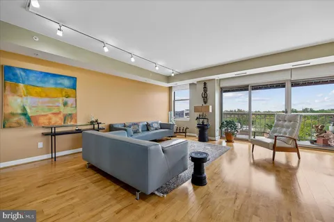 $1,200,000 | 5000 Battery Lane, Unit 1003, Bethesda, MD 20814