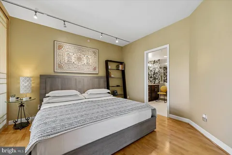 $1,200,000 | 5000 Battery Lane, Unit 1003, Bethesda, MD 20814