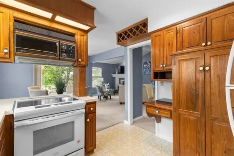 $165,000 | 11300 Oak Street, Unit 3, Kansas City, MO 64114