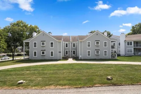 $165,000 | 11300 Oak Street, Unit 3, Kansas City, MO 64114