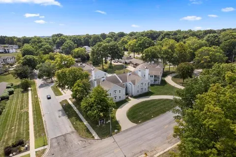 $165,000 | 11300 Oak Street, Unit 3, Kansas City, MO 64114