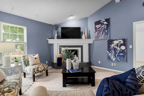 $165,000 | 11300 Oak Street, Unit 3, Kansas City, MO 64114