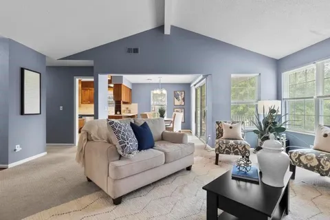 $165,000 | 11300 Oak Street, Unit 3, Kansas City, MO 64114