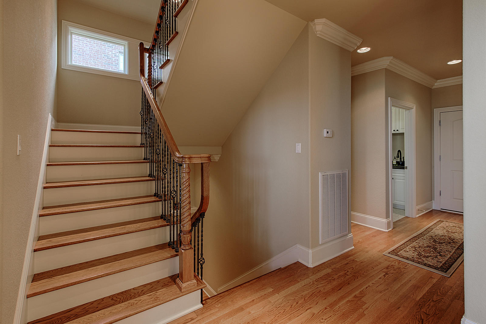 12709 Ridgepath Lane Knoxville, TN 37922 - Photo 18 of 30 Main Level Hallway