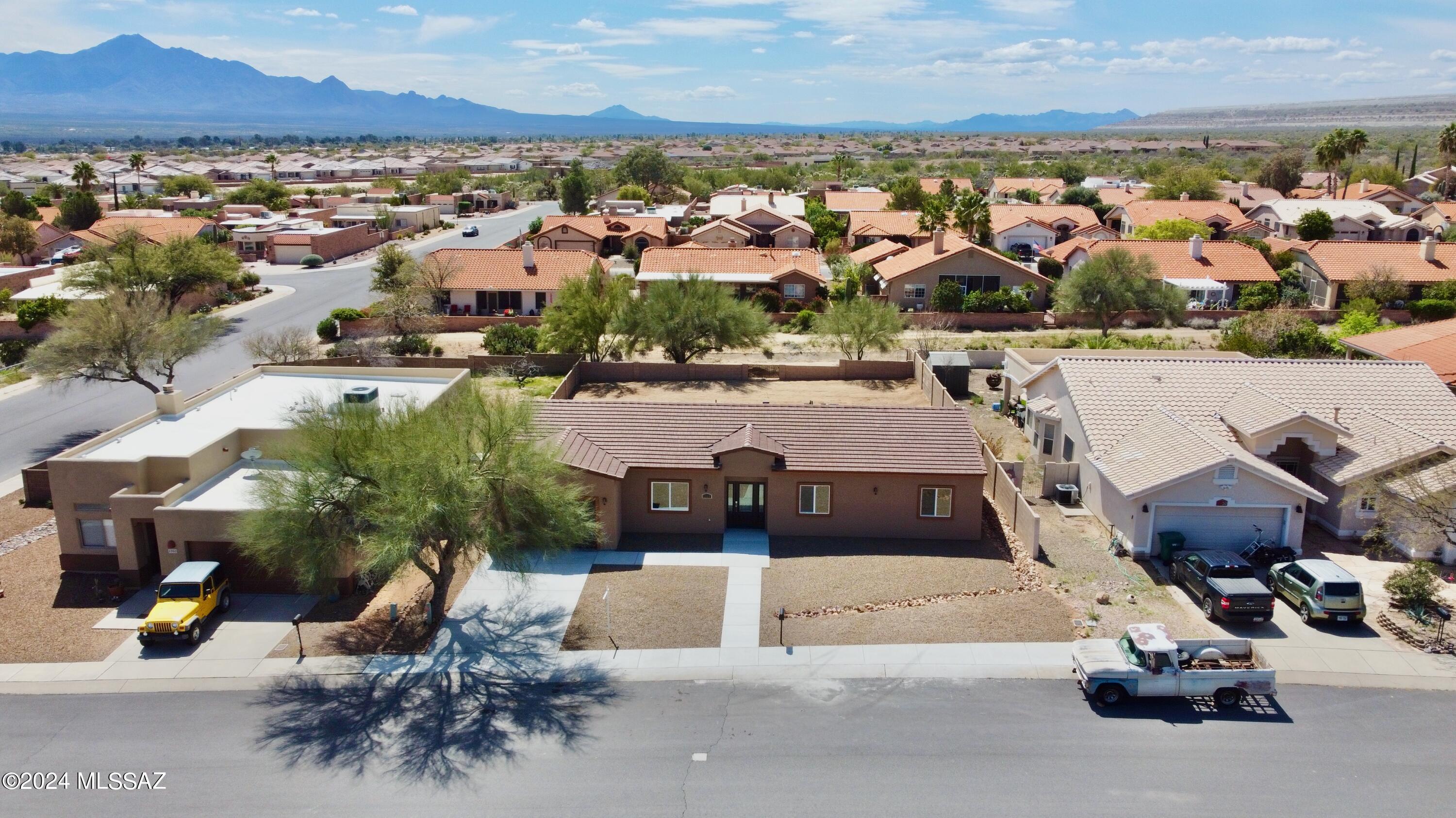 1011 West Rio Hondo Green Valley, AZ 85614 - Photo 3 of 49