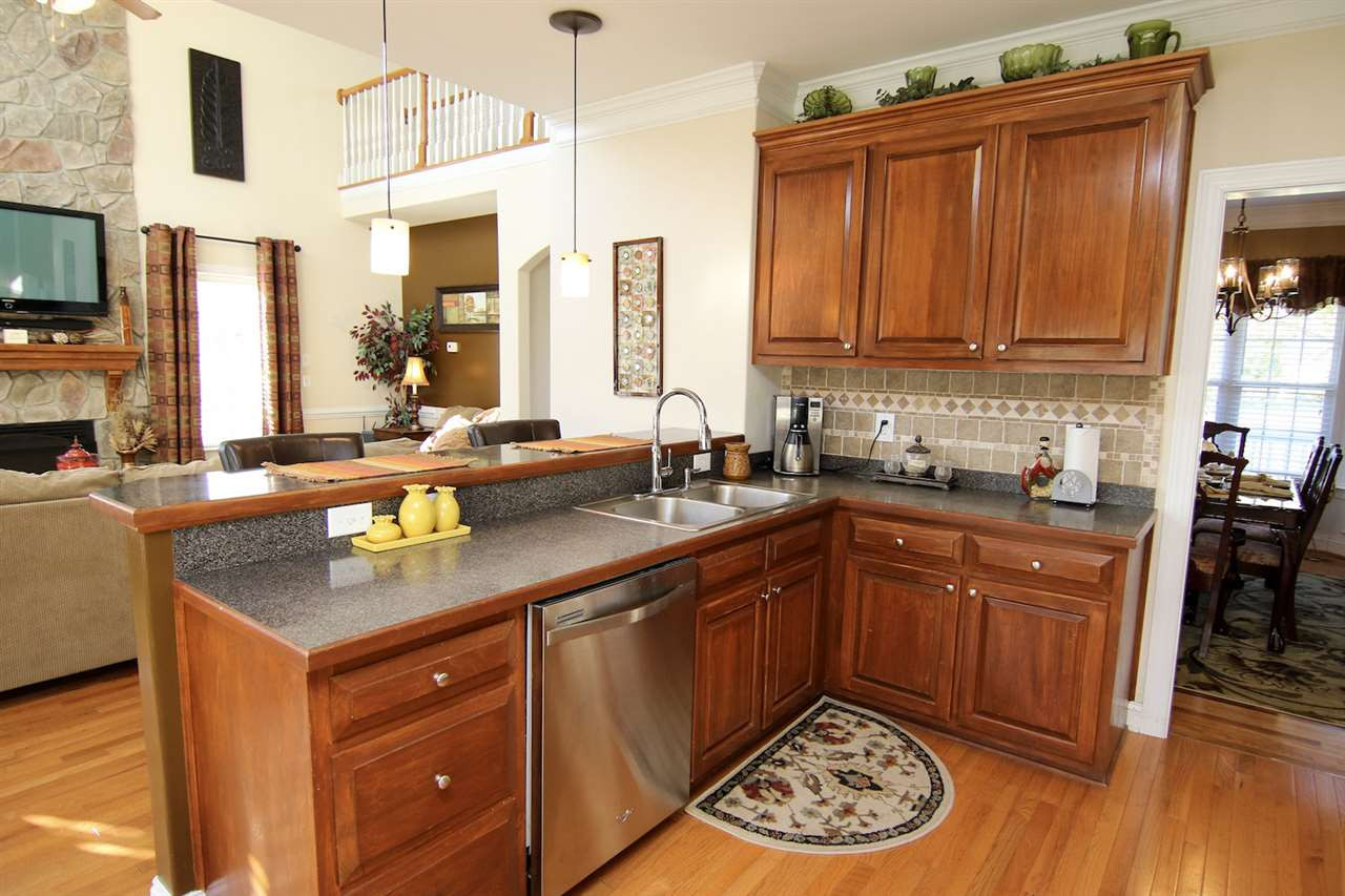 633 Shadetree Road Benson, NC 27504 - Photo 8 of 25 Kitchen
