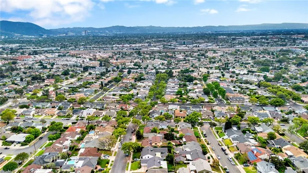 $1,495,000 | 633 Groton Drive, Burbank, CA 91504