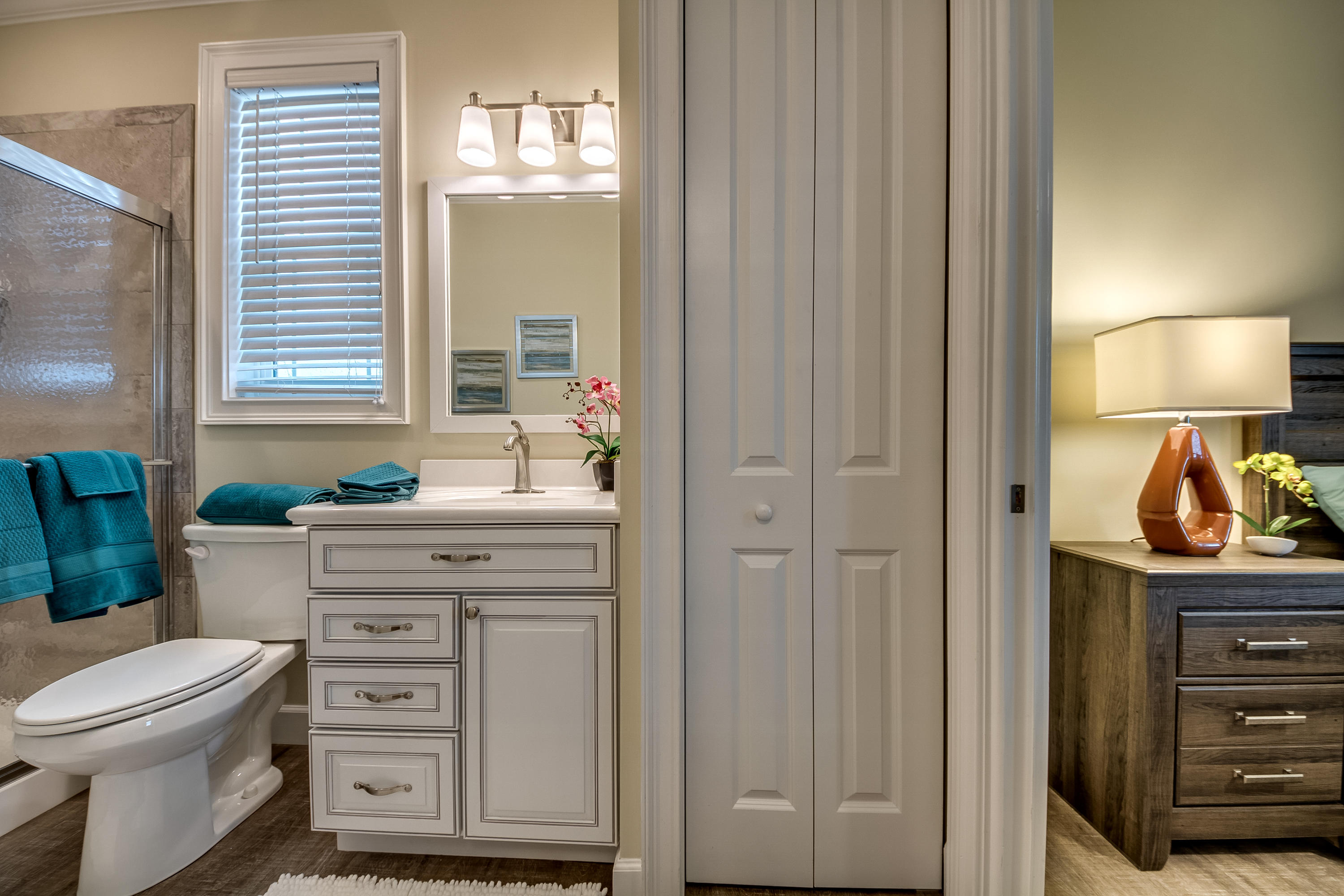 255 Sombrero Beach Road Marathon, FL 33050 - Photo 52 of 62 Guest_Bathroom_1
