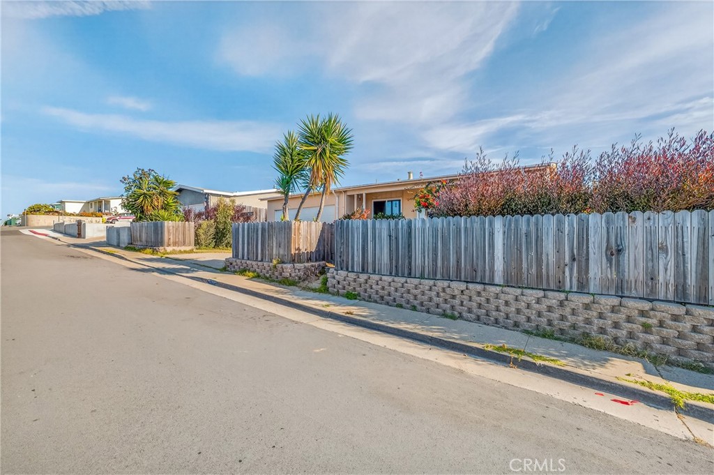 1688 Harding Street Seaside, CA 93955 - Photo 32 of 37 a view of a terrace with wooden fence