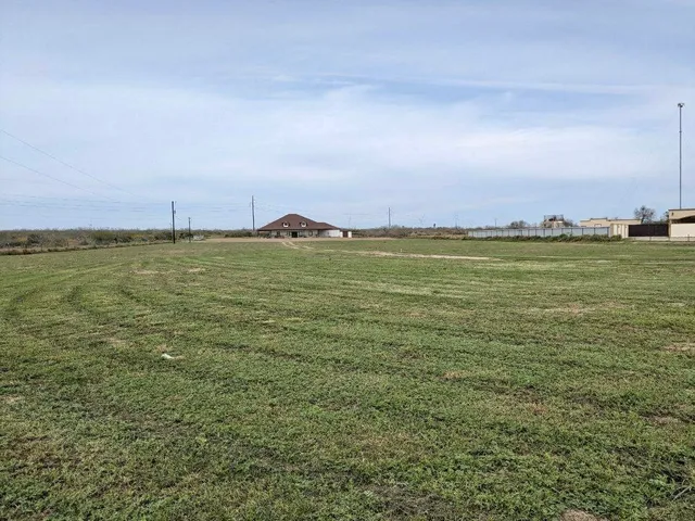 $565,000 | 2991 Highway 83, Roma, TX 78584
