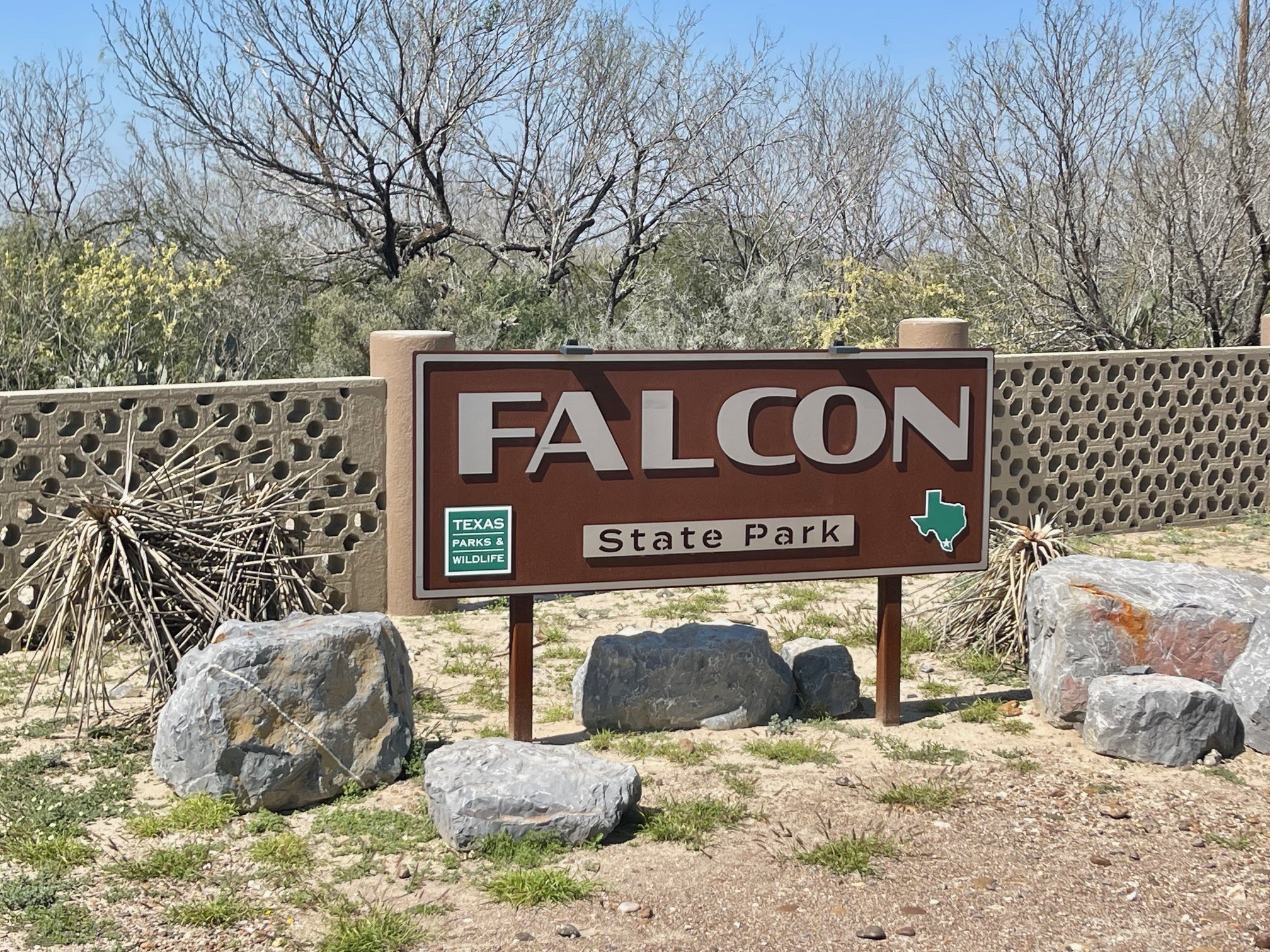 2991 Highway 83 Roma, TX 78584 - Photo 38 of 42 a view of a street sign