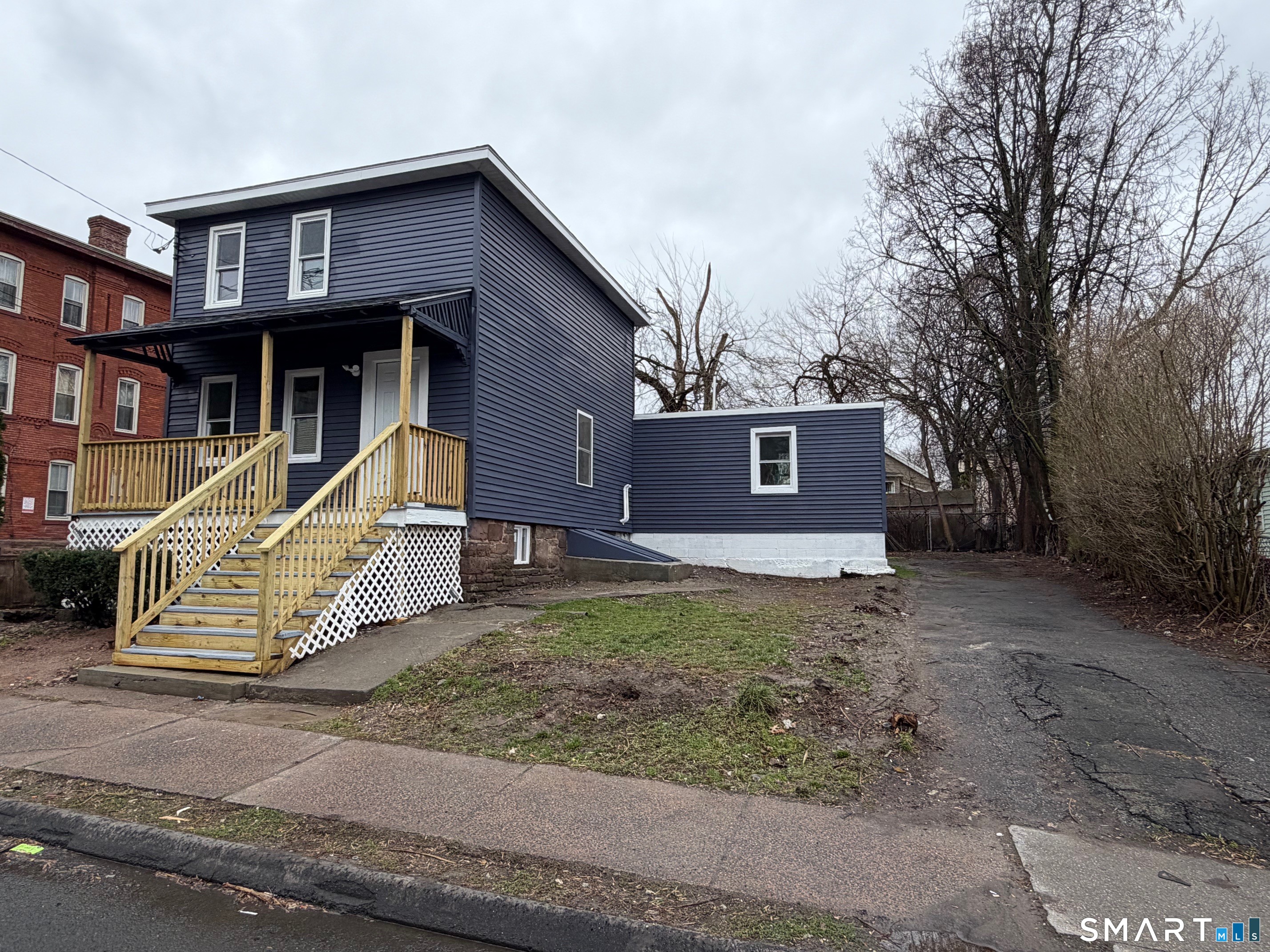 107 Mather Street Hartford, CT 06120 - Photo 4 of 21