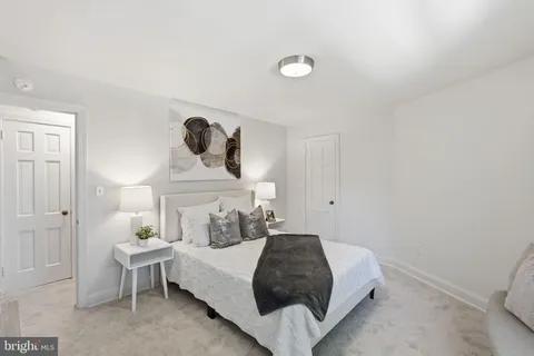 $340,000 | 1608 West Abingdon Drive, Unit 302, Alexandria, VA 22314