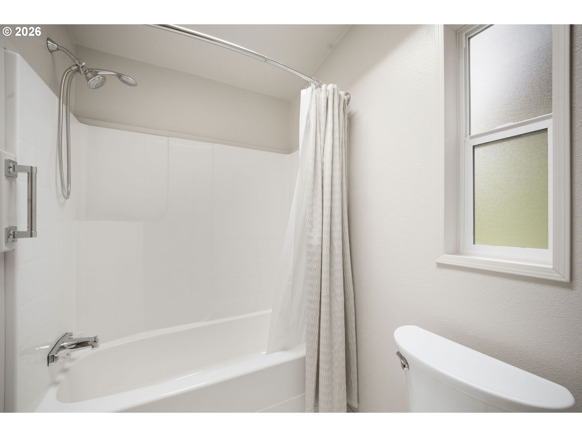 88686 Chapman Road Florence, OR 97439 - Photo 20 of 44 Bathroom
