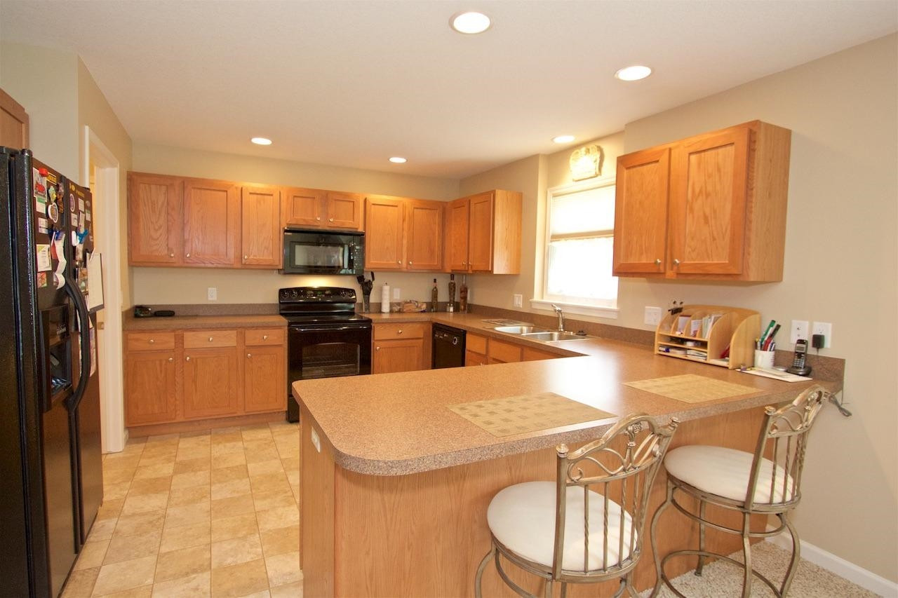 669 Ridge Lane Tecumseh, MI 49286 - Photo 3 of 10 Photo 3