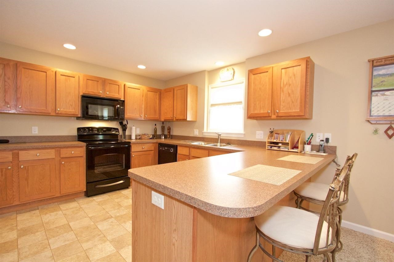 669 Ridge Lane Tecumseh, MI 49286 - Photo 8 of 10 Photo 8
