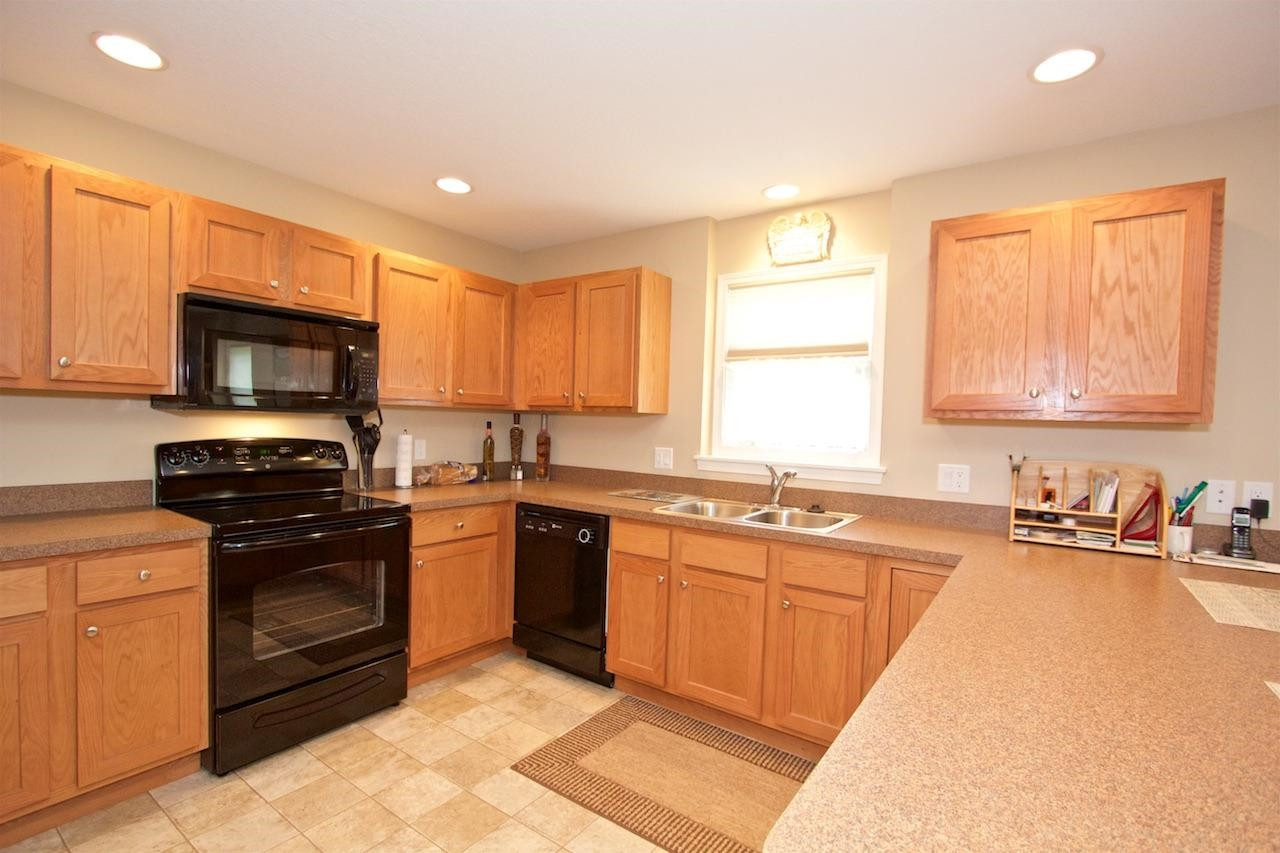 669 Ridge Lane Tecumseh, MI 49286 - Photo 9 of 10 Photo 9