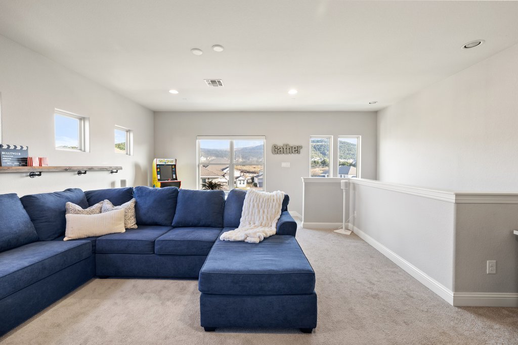 207 San Siro Cove Austin, TX 78738 - Photo 30 of 40 Upstairs gameroom perfect for family fun or leisure.