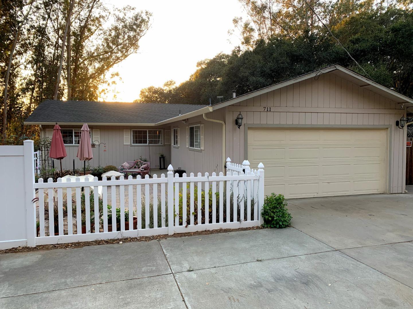 711 Paradise Road Prunedale, CA 93907 - Photo 5 of 24 Gallery Image 5