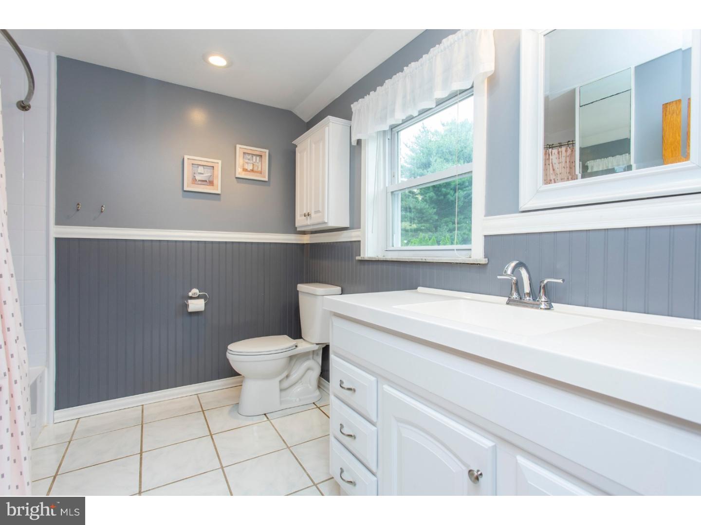 619 Croyden Road Cheltenham, PA 19012 - Photo 19 of 25 Bathroom