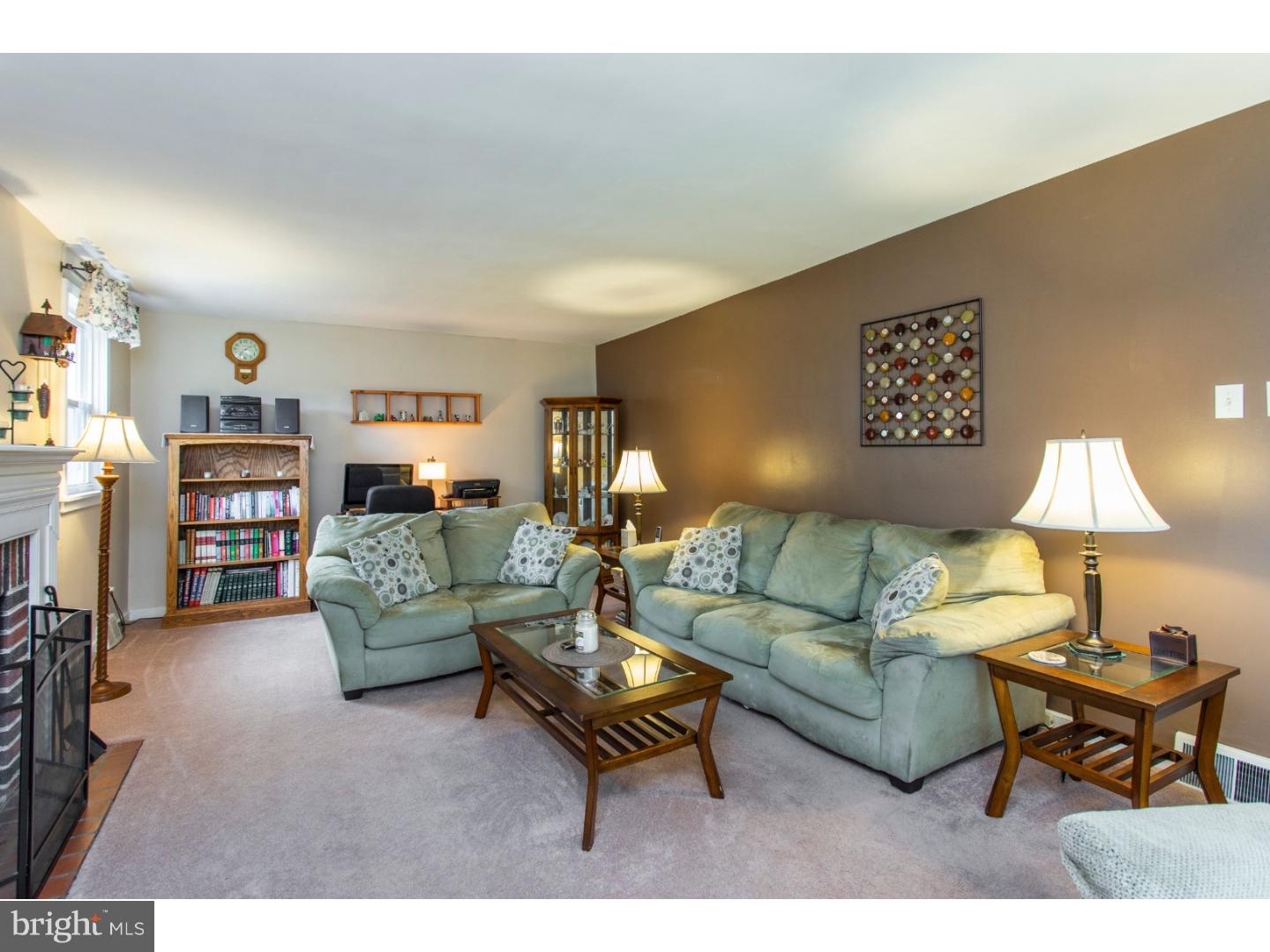 619 Croyden Road Cheltenham, PA 19012 - Photo 3 of 25 Living Room